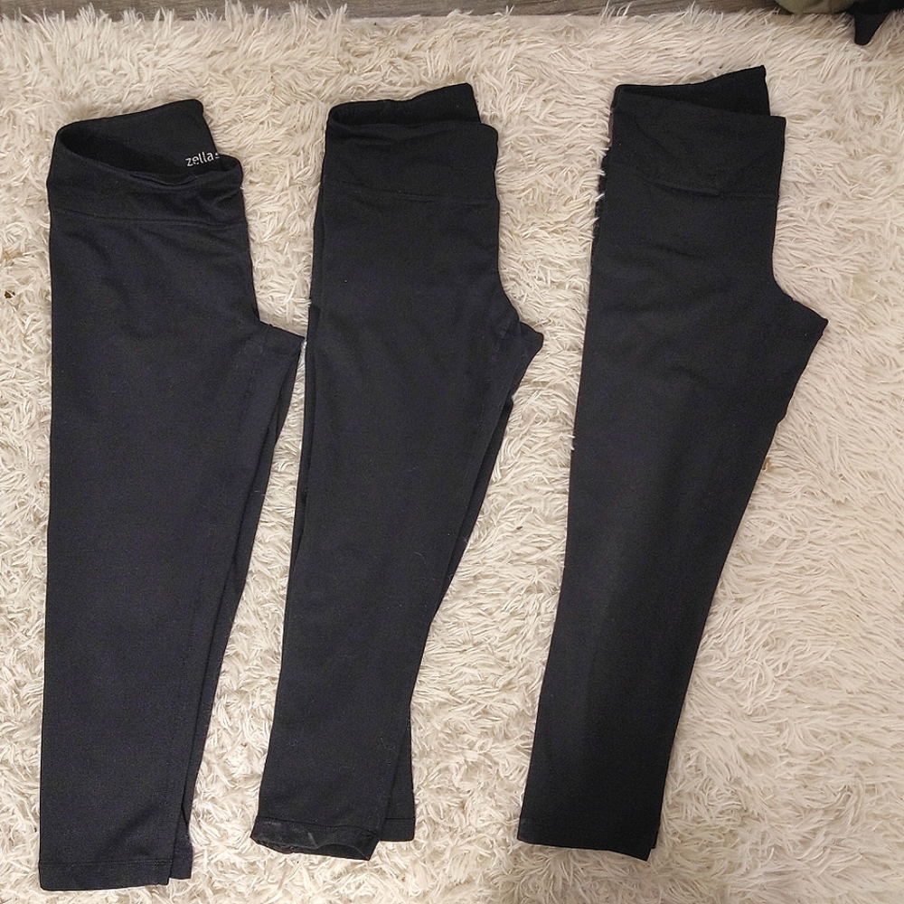 Zella Black XS High Waisted Capri Leggings
